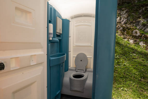 Portable Toilet Options We Offer in Weldon, NC